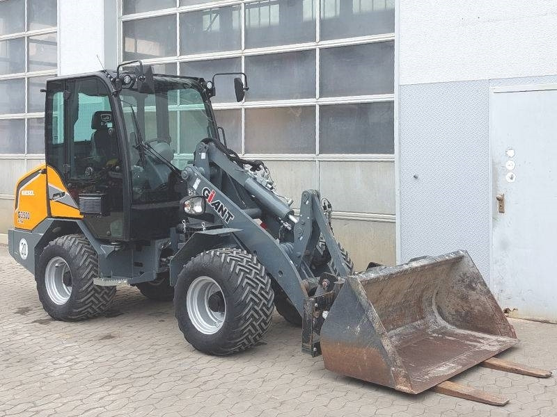 Giant G 3500 X-Tra - Kompaktiekrāvējs: foto 4 Giant G 3500 X-Tra - Kompaktiekrāvējs: foto 4