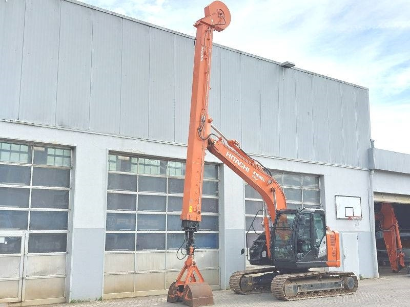 Hitachi ZX 135 US-6 Teledipper - Kāpurķēžu ekskavators: foto 2 Hitachi ZX 135 US-6 Teledipper - Kāpurķēžu ekskavators: foto 2