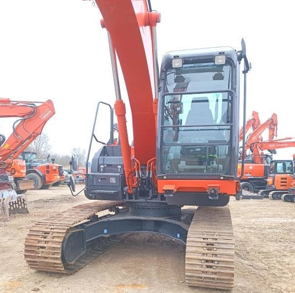 Hitachi ZX 210 LC-6 Teledipper - Kāpurķēžu ekskavators: foto 2 Hitachi ZX 210 LC-6 Teledipper - Kāpurķēžu ekskavators: foto 2