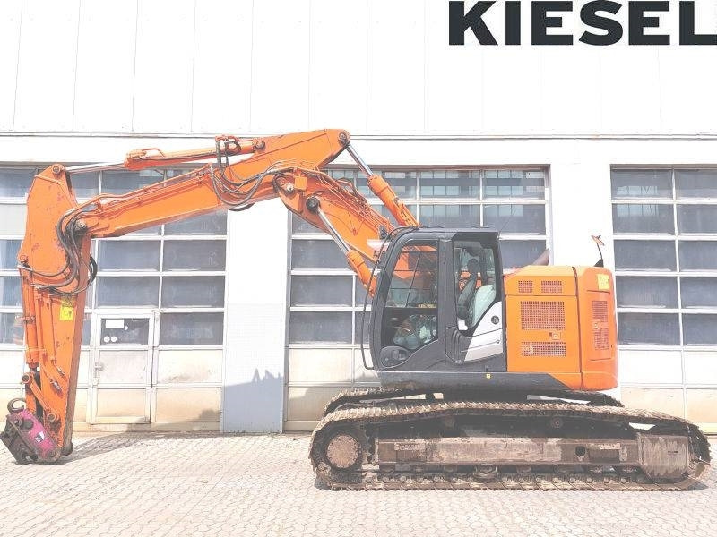Hitachi ZX 225 US LC-5 - Kāpurķēžu ekskavators: foto 1 Hitachi ZX 225 US LC-5 - Kāpurķēžu ekskavators: foto 1
