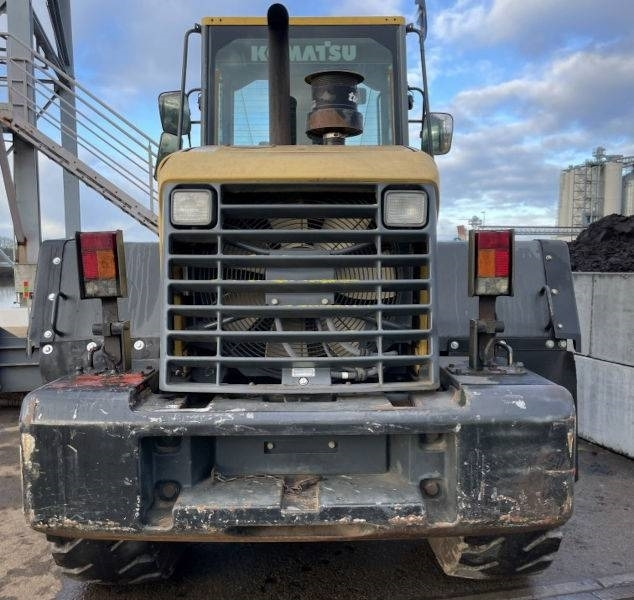 Komatsu WA 200 PT-5 - Riteņu iekrāvējs: foto 3 Komatsu WA 200 PT-5 - Riteņu iekrāvējs: foto 3