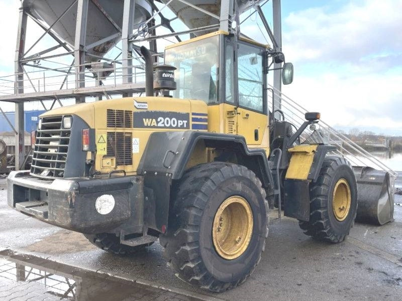Komatsu WA 200 PT-5 - Riteņu iekrāvējs: foto 4 Komatsu WA 200 PT-5 - Riteņu iekrāvējs: foto 4