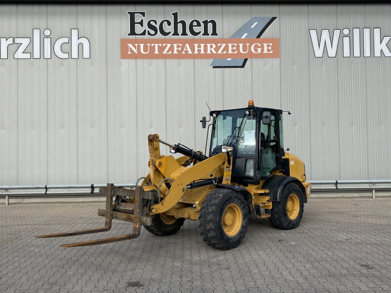 CAT 908 M | 55kw*Gabel + Schaufel - Riteņu iekrāvējs: foto 3 CAT 908 M | 55kw*Gabel + Schaufel - Riteņu iekrāvējs: foto 3