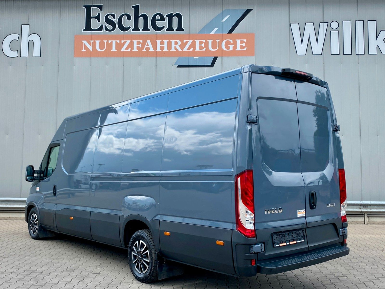 Iveco 35 S 16 Daily | Schiebetür*Kamera*Navi*AC*1.Hand - Pasažieru furgons: foto 3 Iveco 35 S 16 Daily | Schiebetür*Kamera*Navi*AC*1.Hand - Pasažieru furgons: foto 3