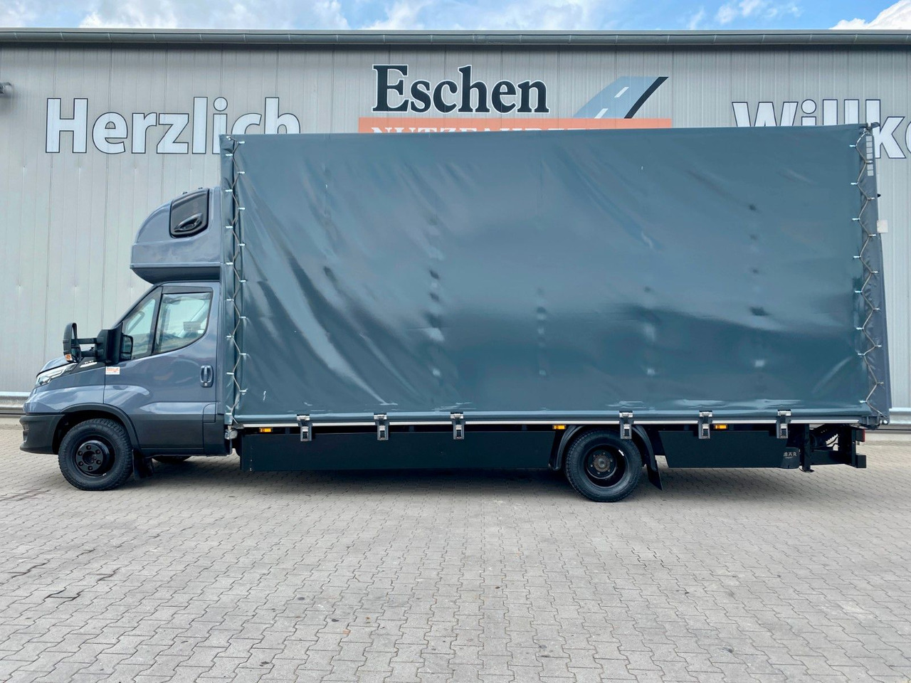 Iveco Daily Hi-Matic 70 C 21 Topsleeper | LBW 1,00to. - Furgons ar tentu: foto 2 Iveco Daily Hi-Matic 70 C 21 Topsleeper | LBW 1,00to. - Furgons ar tentu: foto 2