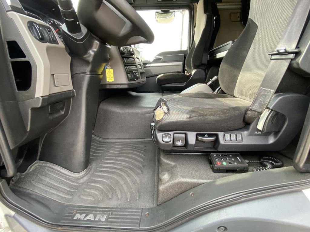 MAN TGL 12.250 4x2 BL - Kravas automašīna ar tentu: foto 4 MAN TGL 12.250 4x2 BL - Kravas automašīna ar tentu: foto 4