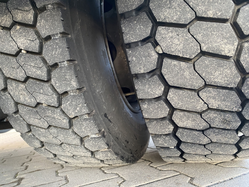 MAN TGM 12.290 4x2 BL / Palfinger LBW - Kravas automašīna ar slēgto virsbūvi: foto 5 MAN TGM 12.290 4x2 BL / Palfinger LBW - Kravas automašīna ar slēgto virsbūvi: foto 5