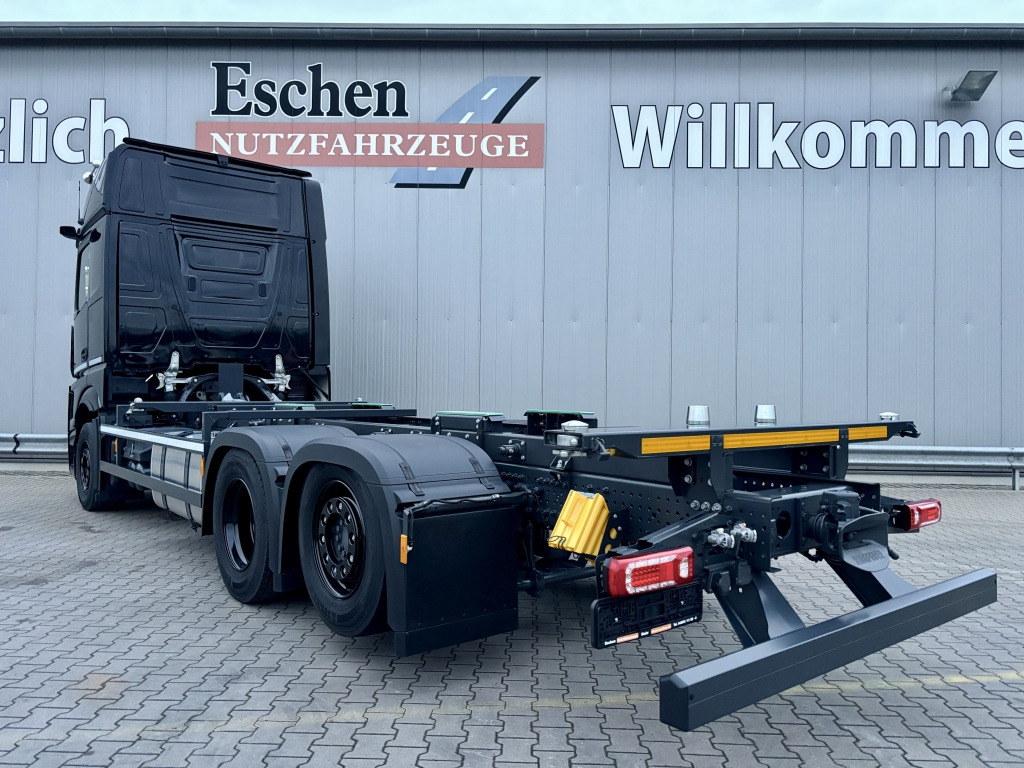 Mercedes-Benz 2542 L 6x2 F 13 Actros GigaSpace - Konteineru vedējs/ Kravas automašīna ar noņemamā virsbūve: foto 3 Mercedes-Benz 2542 L 6x2 F 13 Actros GigaSpace - Konteineru vedējs/ Kravas automašīna ar noņemamā virsbūve: foto 3