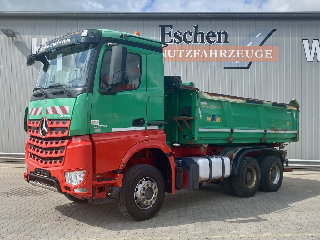 Mercedes-Benz 2652 K Arocs 6x4 - Kravas automašīna pašizgāzējs: foto 2 Mercedes-Benz 2652 K Arocs 6x4 - Kravas automašīna pašizgāzējs: foto 2