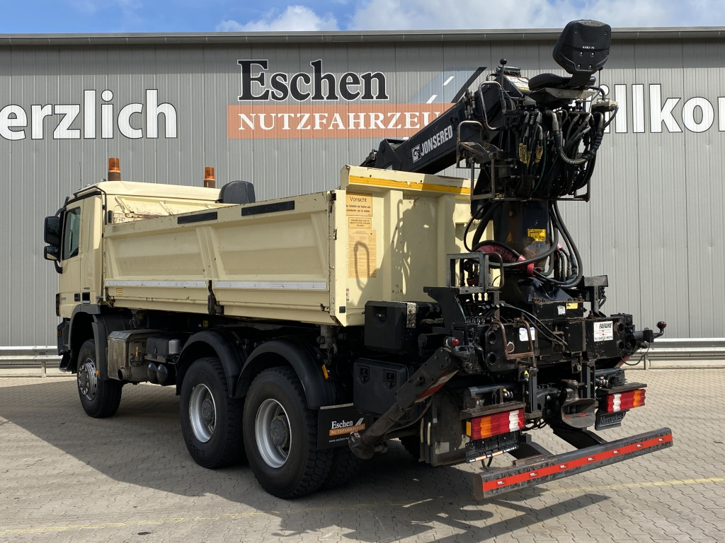 Mercedes-Benz 3344 AK 6x6 / Jonsered 1020 Kran - Kravas automašīna pašizgāzējs, Kravas auto ar manipulatoru: foto 4 Mercedes-Benz 3344 AK 6x6 / Jonsered 1020 Kran - Kravas automašīna pašizgāzējs, Kravas auto ar manipulatoru: foto 4
