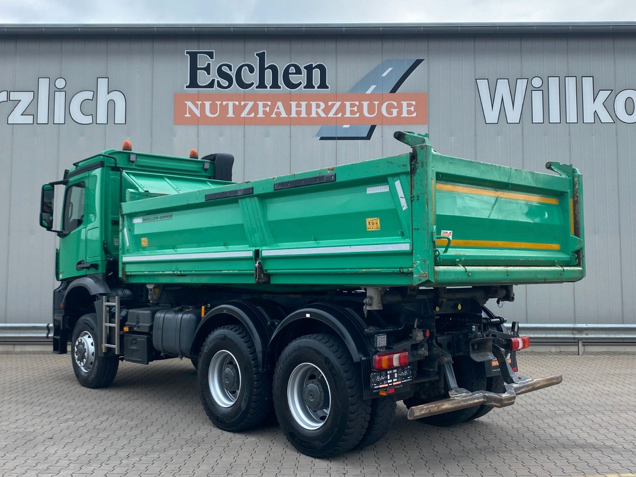 Mercedes-Benz Arocs 3345 6x6 | MEILLER*Bordmatik*Blatt*AHK+Oel - Kravas automašīna pašizgāzējs: foto 4 Mercedes-Benz Arocs 3345 6x6 | MEILLER*Bordmatik*Blatt*AHK+Oel - Kravas automašīna pašizgāzējs: foto 4