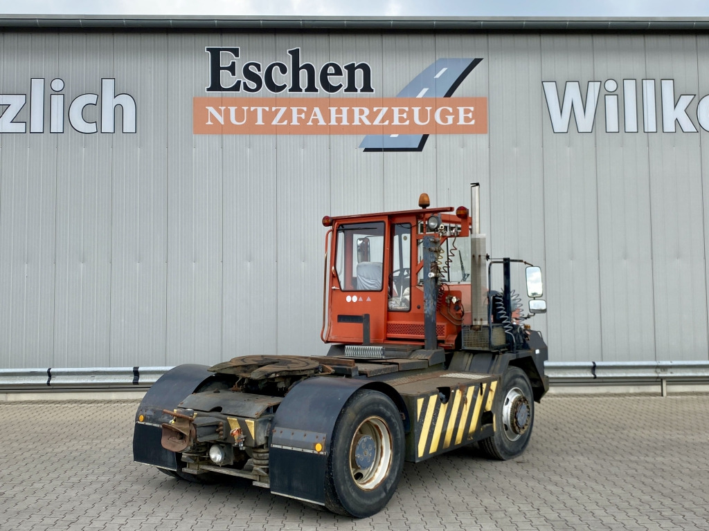 Terberg RT 20 4x4 Rangierfahrzeug - Termināļa traktors: foto 5 Terberg RT 20 4x4 Rangierfahrzeug - Termināļa traktors: foto 5