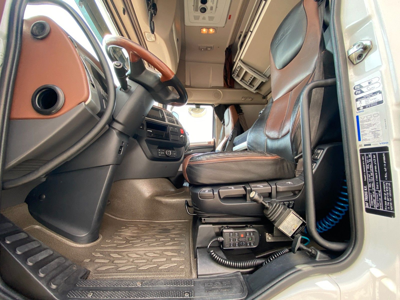 Vilcējs DAF XF 530 Super Space Cab | Hydraulik*Standklima: foto 11