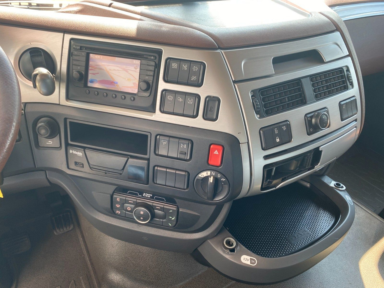 Vilcējs DAF XF 530 Super Space Cab | Hydraulik*Standklima: foto 18
