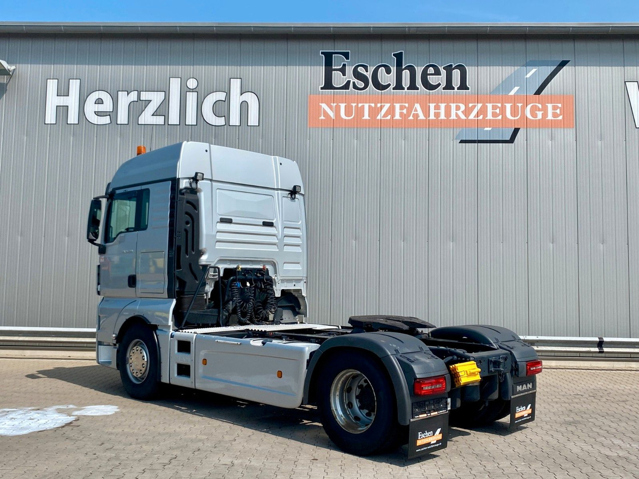 MAN TGX 18.500 BLS | XLX*ACC*Navi*Retarder*2x Tank - Vilcējs: foto 3 MAN TGX 18.500 BLS | XLX*ACC*Navi*Retarder*2x Tank - Vilcējs: foto 3