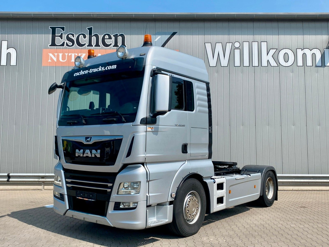 MAN TGX 18.500 BLS | XLX*ACC*Navi*Retarder*2x Tank - Vilcējs: foto 1 MAN TGX 18.500 BLS | XLX*ACC*Navi*Retarder*2x Tank - Vilcējs: foto 1