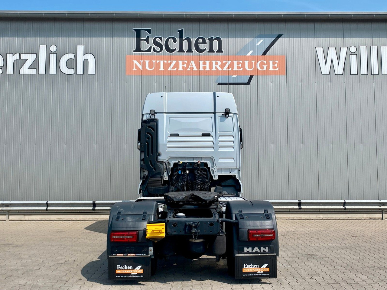 MAN TGX 18.500 BLS | XLX*ACC*Navi*Retarder*2x Tank - Vilcējs: foto 4 MAN TGX 18.500 BLS | XLX*ACC*Navi*Retarder*2x Tank - Vilcējs: foto 4