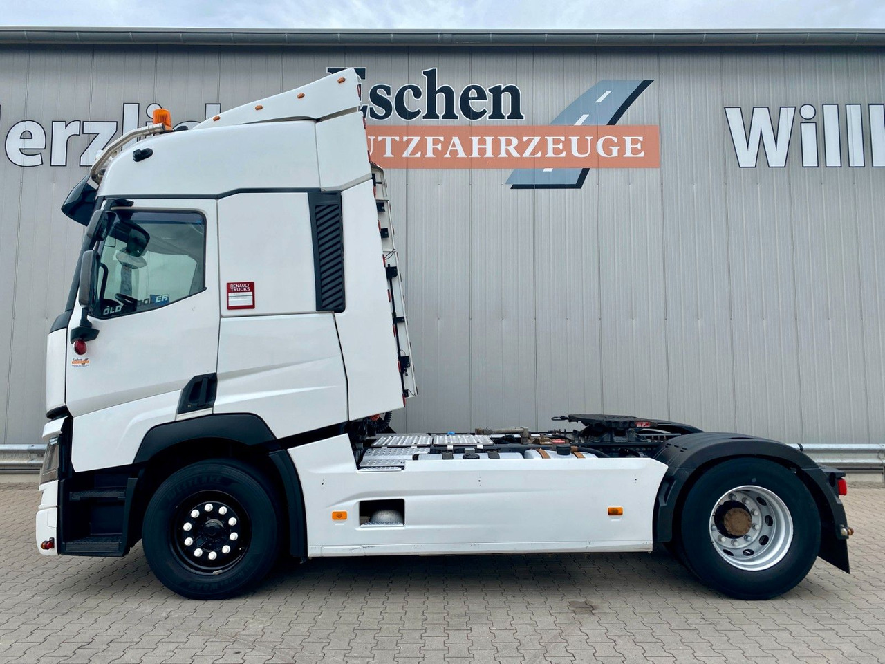 Renault T 460 Comfort | 2x Hydraulik*TV*Spoiler*2x Tank - Vilcējs: foto 2 Renault T 460 Comfort | 2x Hydraulik*TV*Spoiler*2x Tank - Vilcējs: foto 2