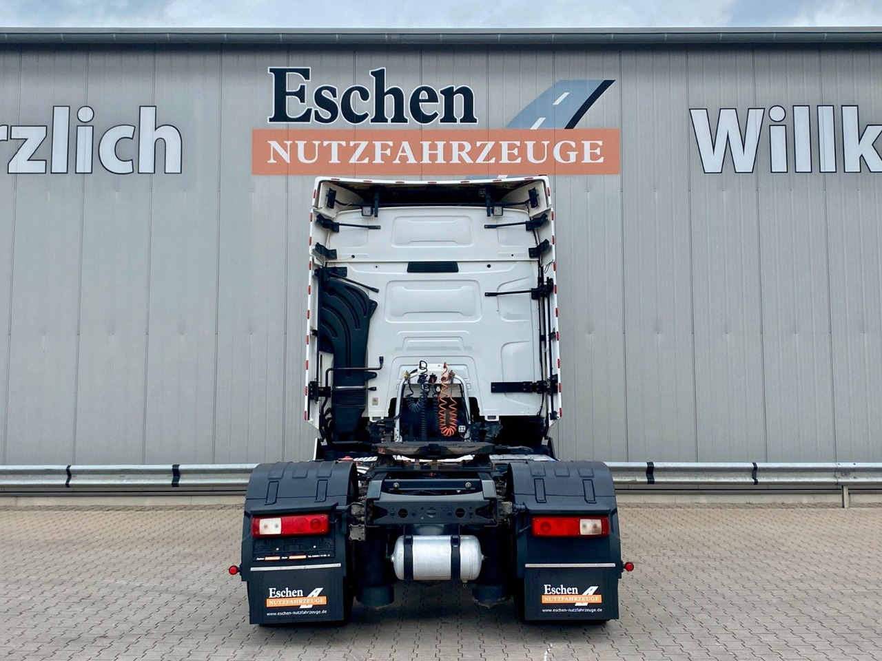Renault T 460 Comfort | 2x Hydraulik*TV*Spoiler*2x Tank - Vilcējs: foto 4 Renault T 460 Comfort | 2x Hydraulik*TV*Spoiler*2x Tank - Vilcējs: foto 4