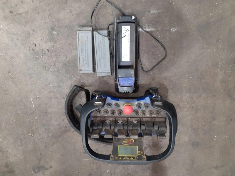 Grúa PM 15523 - Celtnis-manipulators - Kravas automašīna: foto 1 Grúa PM 15523 - Celtnis-manipulators - Kravas automašīna: foto 1