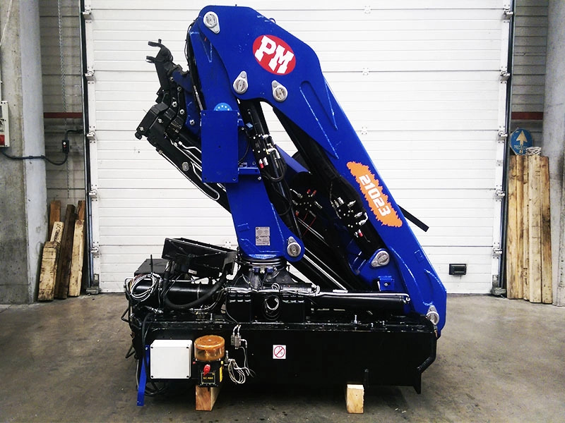 Grúa PM 21023 - Celtnis-manipulators - Kravas automašīna: foto 1 Grúa PM 21023 - Celtnis-manipulators - Kravas automašīna: foto 1