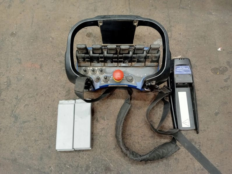 Grúa PM 27523 PX - Celtnis-manipulators - Kravas automašīna: foto 3 Grúa PM 27523 PX - Celtnis-manipulators - Kravas automašīna: foto 3