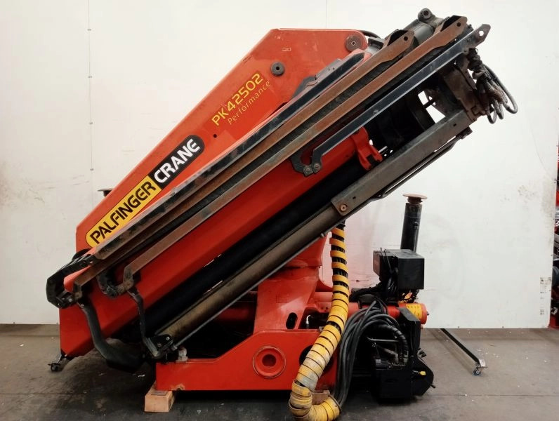 Grúa Palfinger PK 42502 - Celtnis-manipulators - Kravas automašīna: foto 1 Grúa Palfinger PK 42502 - Celtnis-manipulators - Kravas automašīna: foto 1