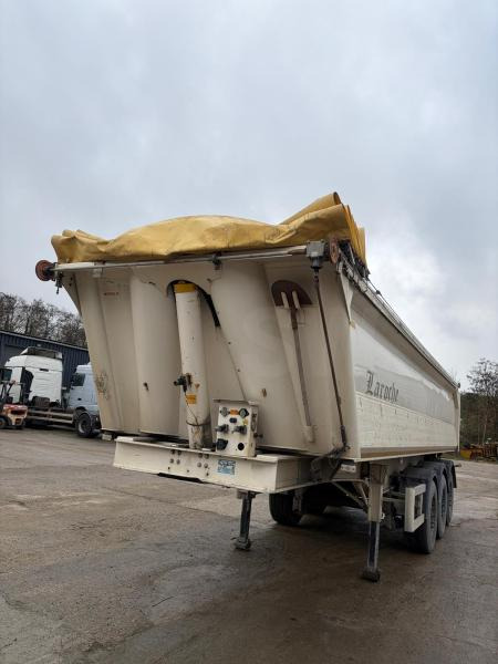 Benalu - Puspiekabe pašizgāzējs: foto 2 Benalu - Puspiekabe pašizgāzējs: foto 2