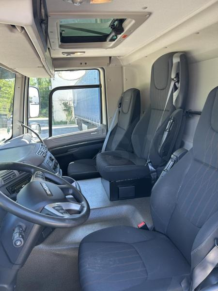 DAF CF 340 - Kravas automašīna ar slēgto virsbūvi: foto 4 DAF CF 340 - Kravas automašīna ar slēgto virsbūvi: foto 4