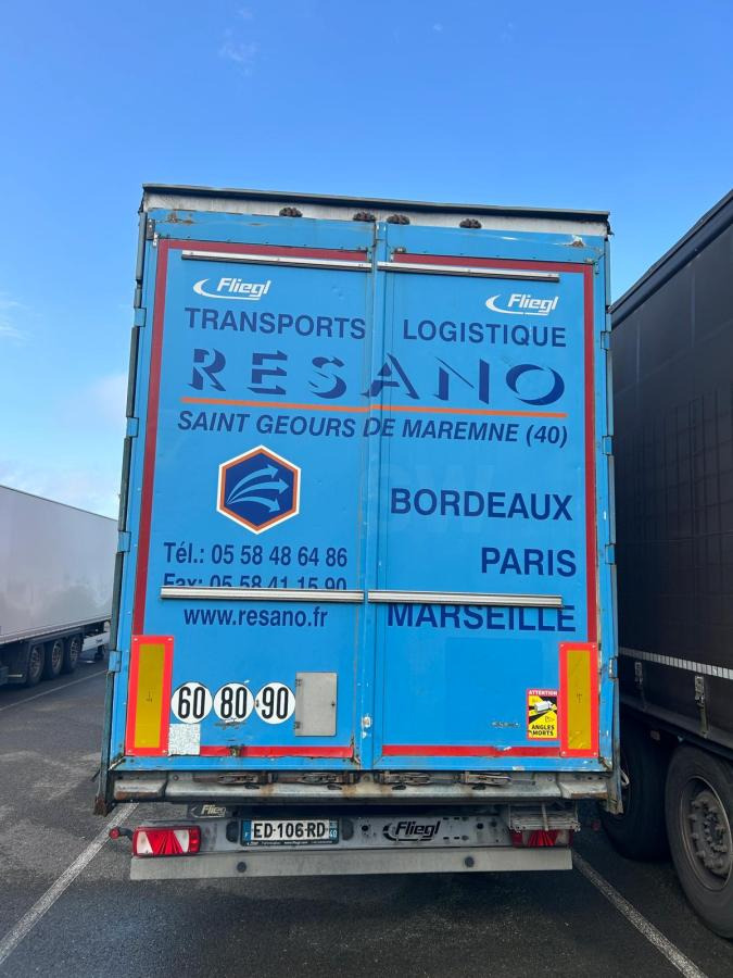 Fliegl - Tenta puspiekabe: foto 5 Fliegl - Tenta puspiekabe: foto 5