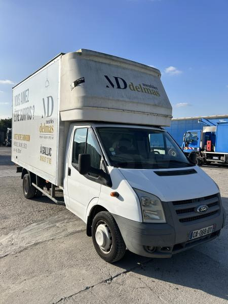 Ford Transit - Furgons ar slēgtā virsbūve: foto 1 Ford Transit - Furgons ar slēgtā virsbūve: foto 1