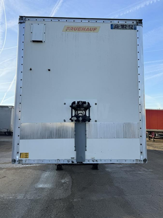 Fruehauf - Puspiekabe slēgtā virsbūve: foto 2 Fruehauf - Puspiekabe slēgtā virsbūve: foto 2
