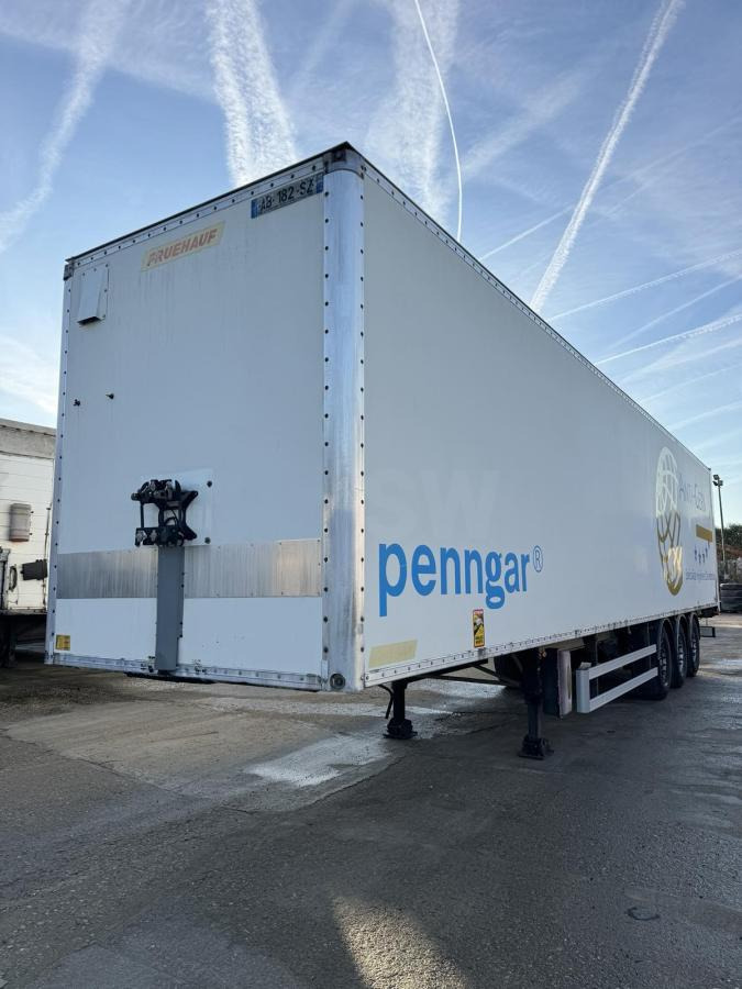 Fruehauf - Puspiekabe slēgtā virsbūve: foto 1 Fruehauf - Puspiekabe slēgtā virsbūve: foto 1