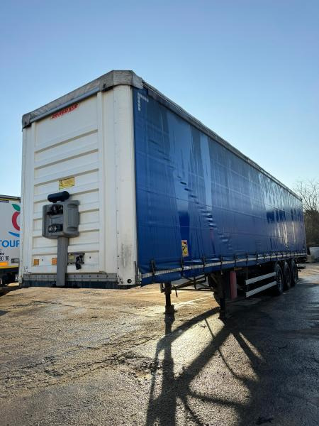 Fruehauf - Tenta puspiekabe: foto 1 Fruehauf - Tenta puspiekabe: foto 1