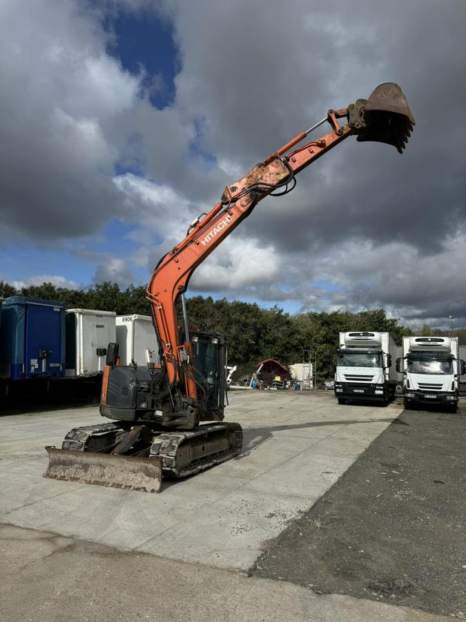 Hitachi ZX85USB-5A - Kāpurķēžu ekskavators: foto 3 Hitachi ZX85USB-5A - Kāpurķēžu ekskavators: foto 3