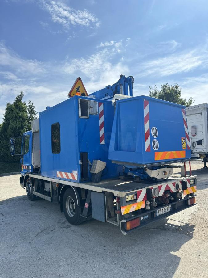 Iveco Eurocargo 100E18 - Autopacēlājs: foto 4 Iveco Eurocargo 100E18 - Autopacēlājs: foto 4