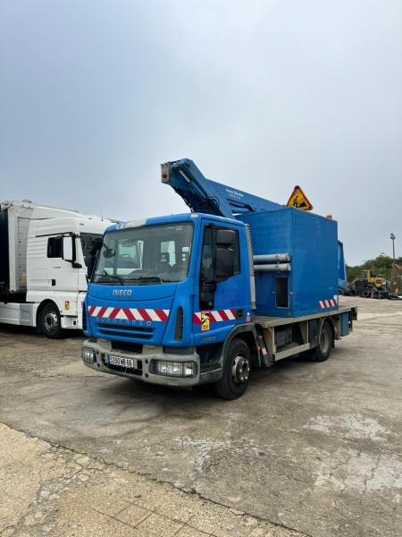 Iveco Eurocargo 100E19 - Autopacēlājs: foto 1 Iveco Eurocargo 100E19 - Autopacēlājs: foto 1
