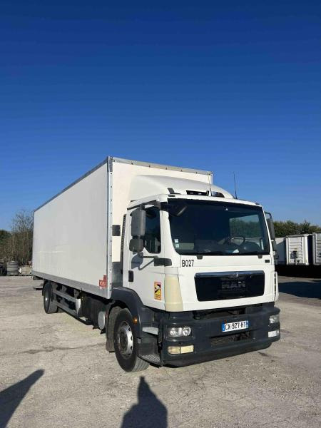 MAN TGM 18.250 - Kravas automašīna ar slēgto virsbūvi: foto 1 MAN TGM 18.250 - Kravas automašīna ar slēgto virsbūvi: foto 1