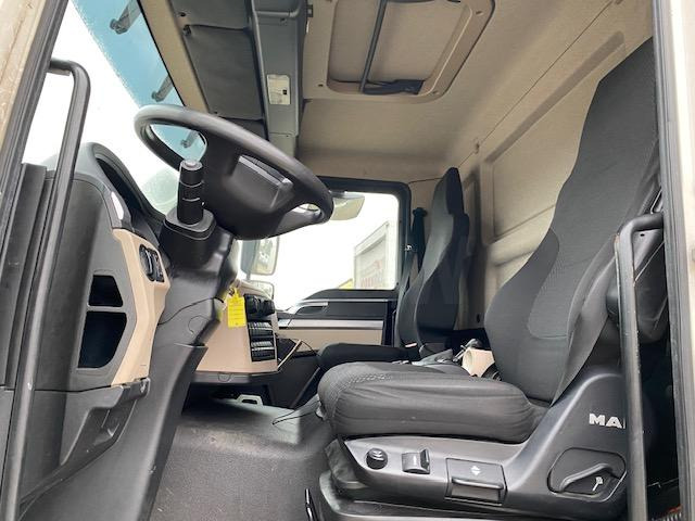 MAN TGM 18.290 - Kravas automašīna ar slēgto virsbūvi: foto 4 MAN TGM 18.290 - Kravas automašīna ar slēgto virsbūvi: foto 4