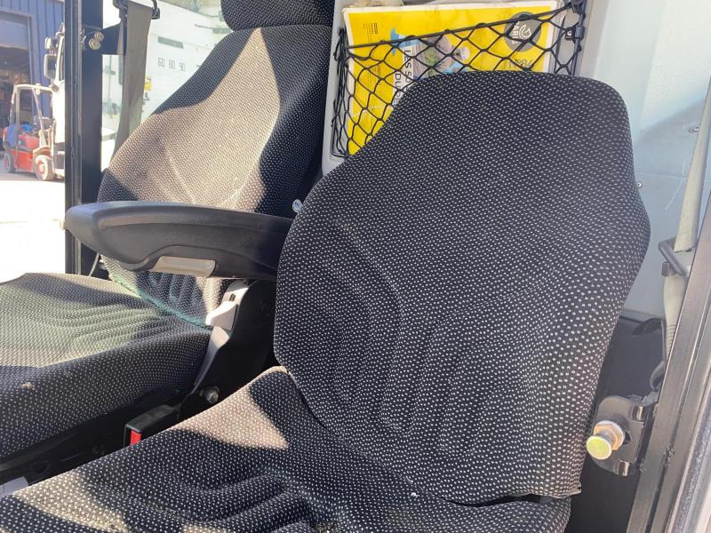 Mathieu Azura MC210 - Ielu tīrīšanas mašīna: foto 4 Mathieu Azura MC210 - Ielu tīrīšanas mašīna: foto 4