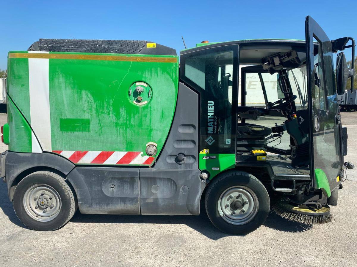 Mathieu Azura MC210 - Ielu tīrīšanas mašīna: foto 3 Mathieu Azura MC210 - Ielu tīrīšanas mašīna: foto 3