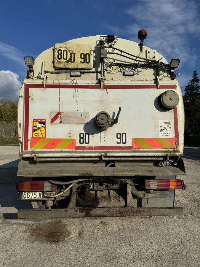Mercedes Atego - Ielu tīrīšanas mašīna: foto 4 Mercedes Atego - Ielu tīrīšanas mašīna: foto 4