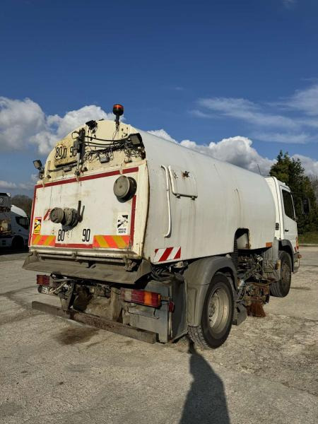 Mercedes Atego - Ielu tīrīšanas mašīna: foto 3 Mercedes Atego - Ielu tīrīšanas mašīna: foto 3