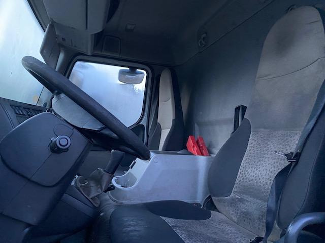 Renault Midlum 180 - Kravas automašīna ar slēgto virsbūvi: foto 4 Renault Midlum 180 - Kravas automašīna ar slēgto virsbūvi: foto 4