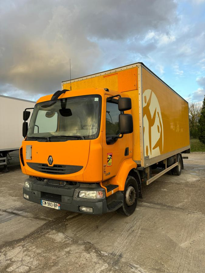 Renault Midlum 220 - Kravas automašīna ar slēgto virsbūvi: foto 2 Renault Midlum 220 - Kravas automašīna ar slēgto virsbūvi: foto 2