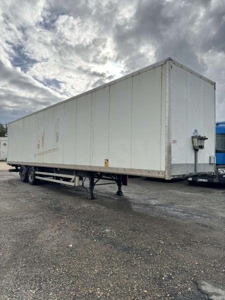 Samro - Puspiekabe slēgtā virsbūve: foto 5 Samro - Puspiekabe slēgtā virsbūve: foto 5