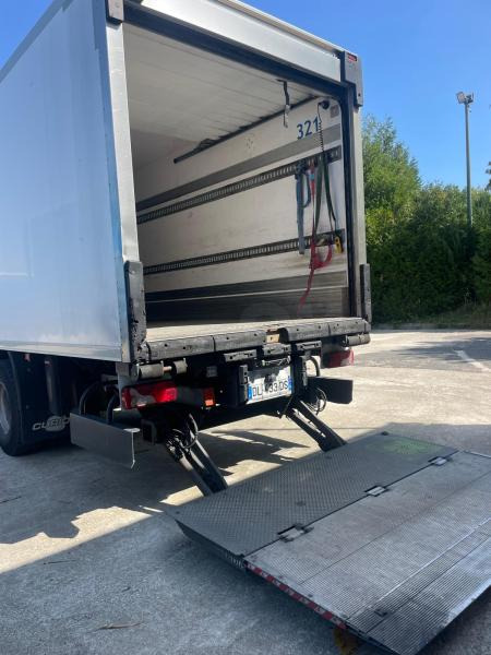 Scania R 320 - Kravas automašīna refrižerators: foto 4 Scania R 320 - Kravas automašīna refrižerators: foto 4