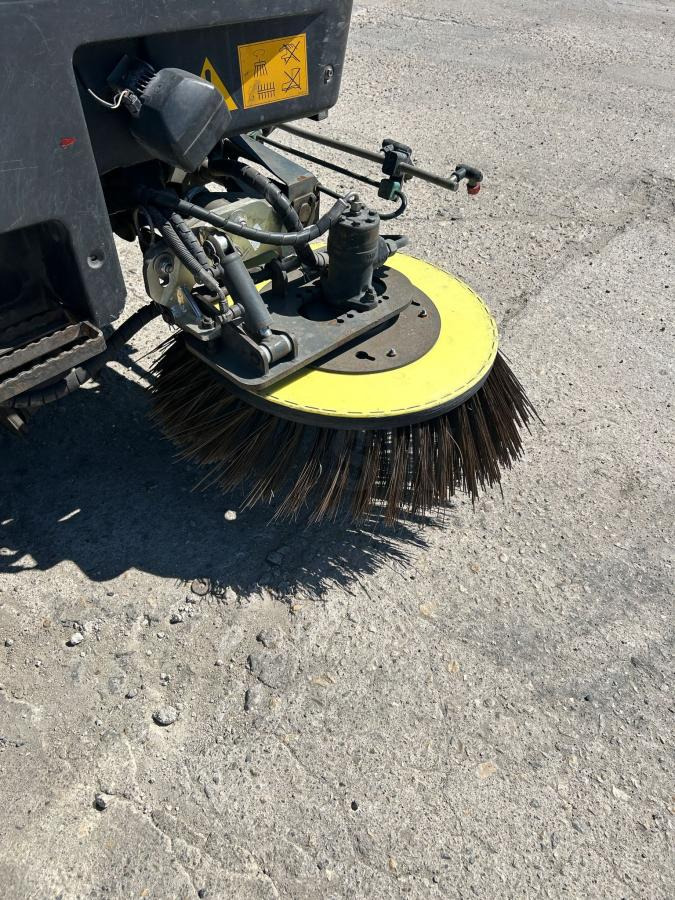 Schmidt Clingo 500 Compact 400 - Ielu tīrīšanas mašīna: foto 4 Schmidt Clingo 500 Compact 400 - Ielu tīrīšanas mašīna: foto 4