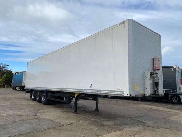 Schmitz Cargobull - Puspiekabe slēgtā virsbūve: foto 1 Schmitz Cargobull - Puspiekabe slēgtā virsbūve: foto 1