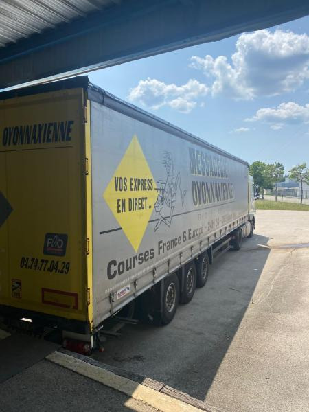 Schmitz Cargobull - Tenta puspiekabe: foto 4 Schmitz Cargobull - Tenta puspiekabe: foto 4